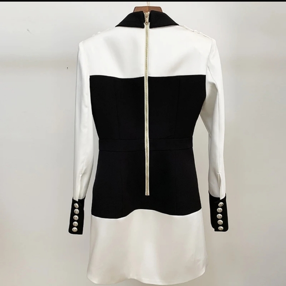 Elegant Black and White Button-Up Dress - Picture 14 of 16